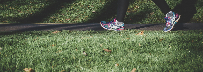 ウォーキングをサポートする、機能的でおしゃれなシューズ5選