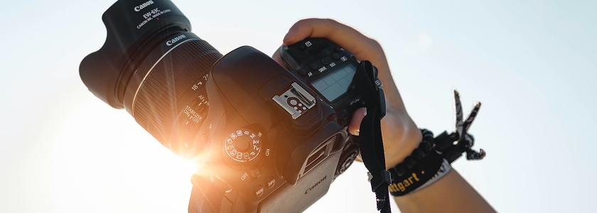 カメラを手に、色鮮やかな人生の後半戦へ