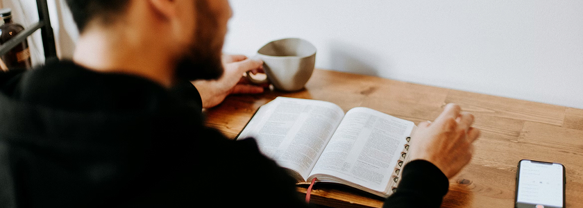 本は、未来のあなたを守る「知的防壁」になる